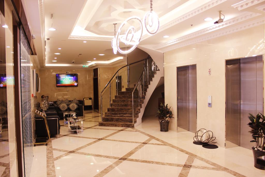 Montreal Naif Hotel