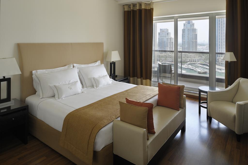 Grosvenor House Hotel and Apartments