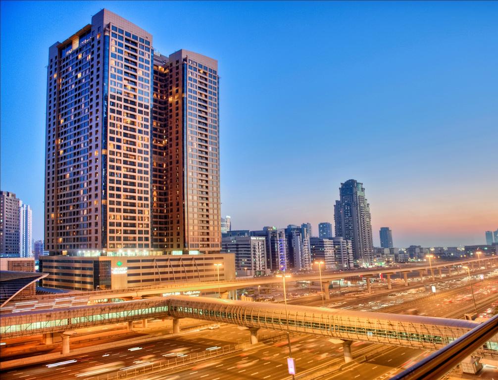Mercure Dubai Barsha Heights Hotel Suites